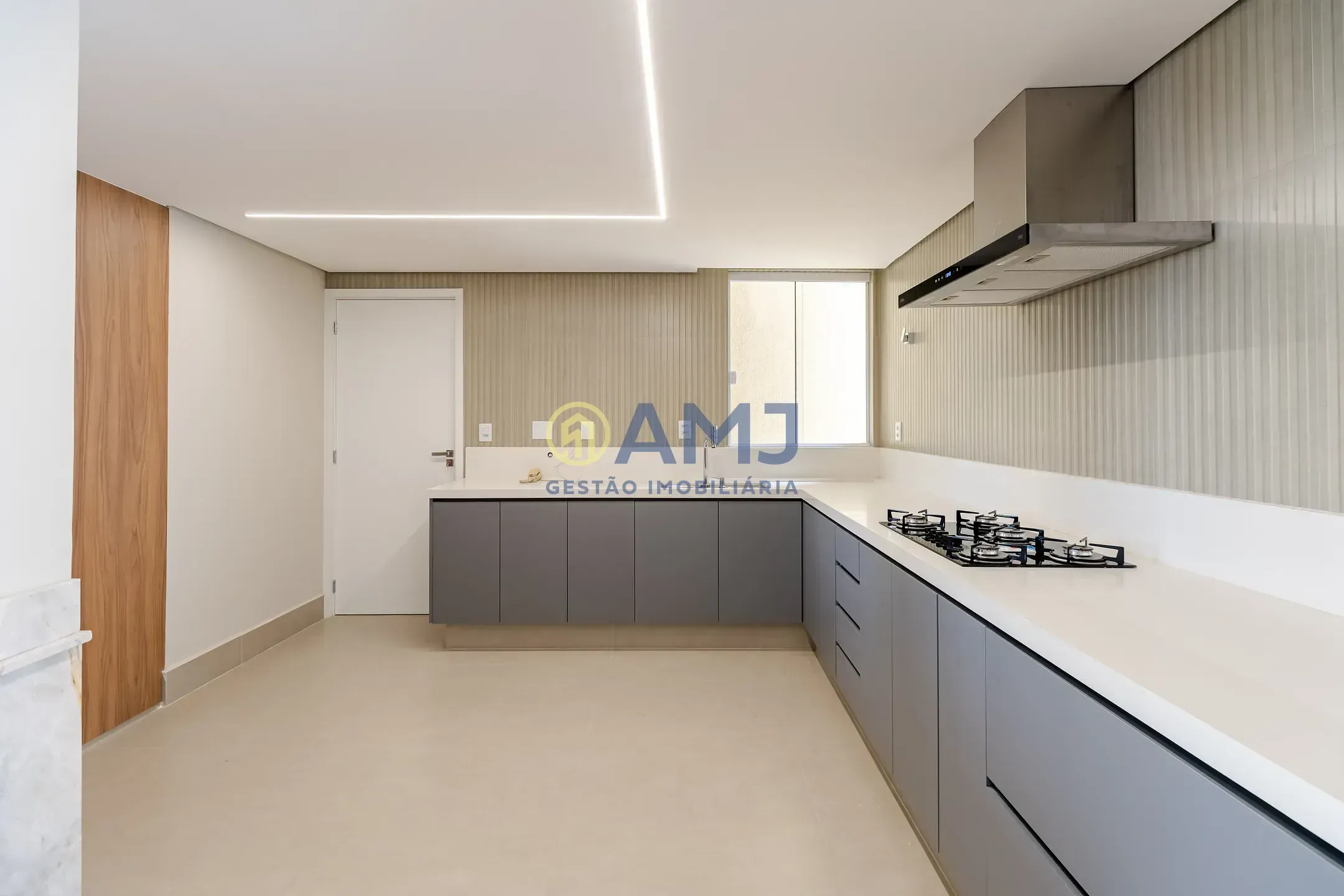 Foto do imóvel Apartamento à venda 3 Suítes no Setor Oeste em Endereço não informado