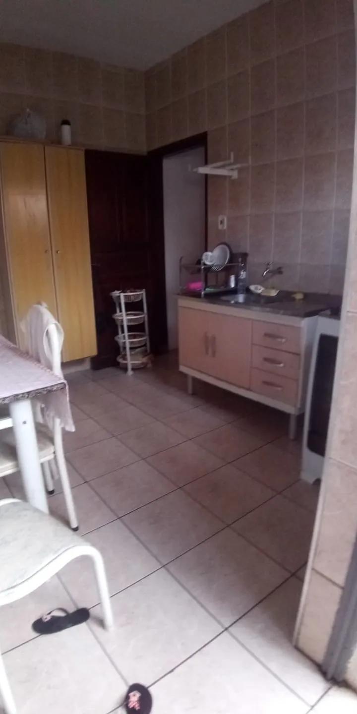 Imagem Casa à venda 2 Quartos, 1 Vaga, 175.5M², Campinho, Guaratinguetá - SP