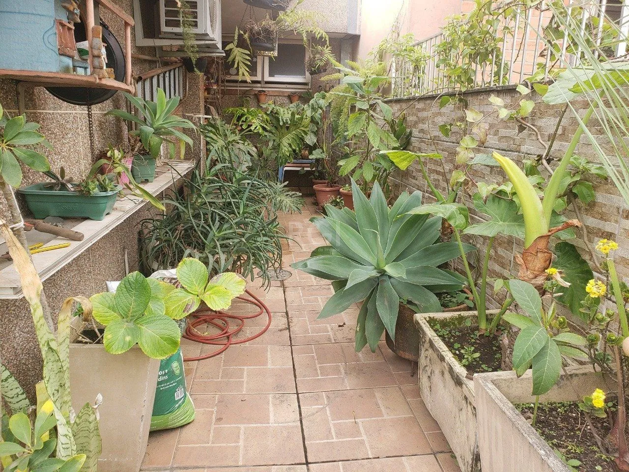 Imagem Cobertura para Venda - 296m², 3 dormitórios, sendo 1 suites, 3 vagas - Petrópolis