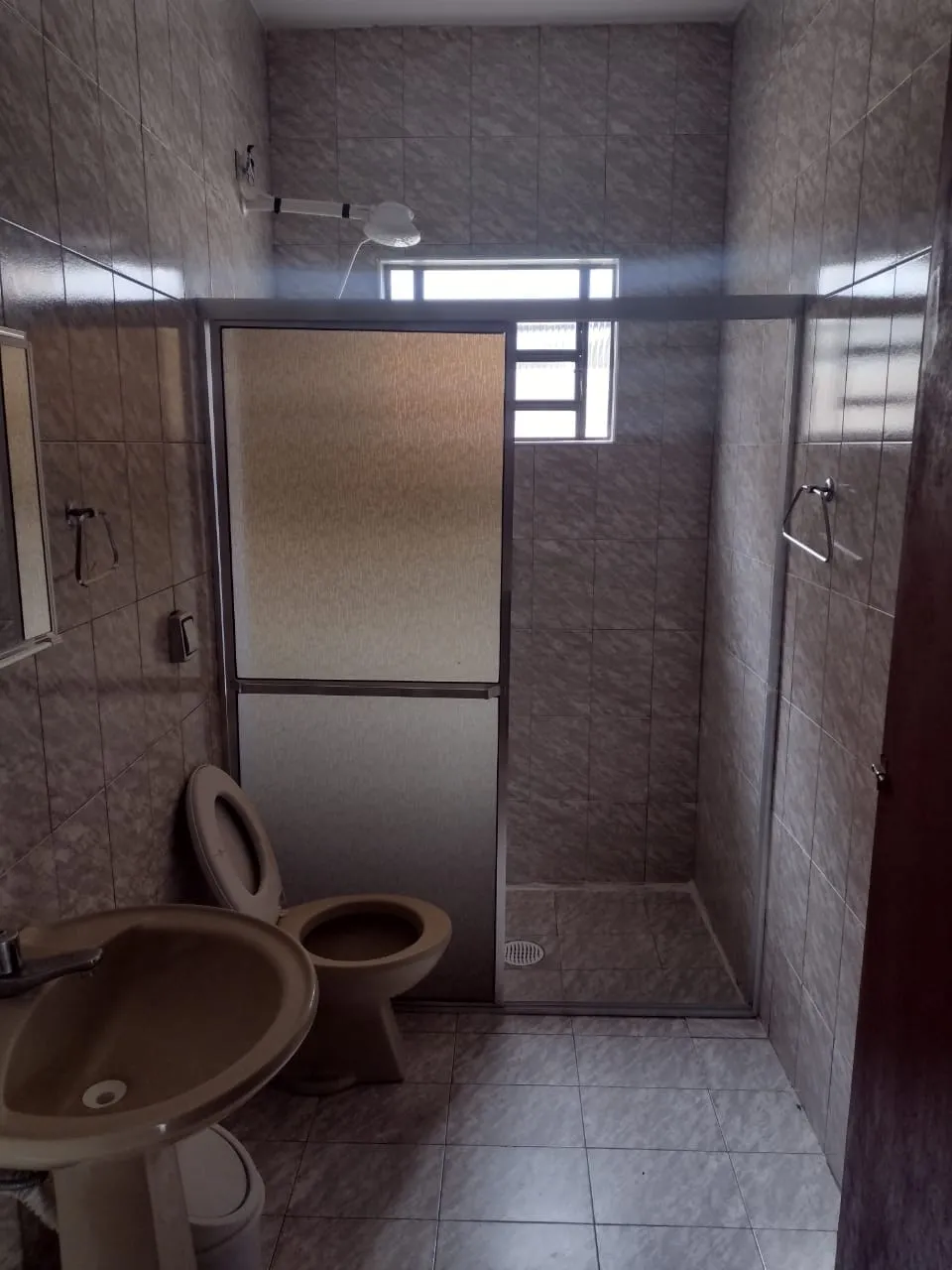 Imagem Casa à venda 2 Quartos, 1 Vaga, 250M², Parque Senhor do Bonfim, Taubaté - SP