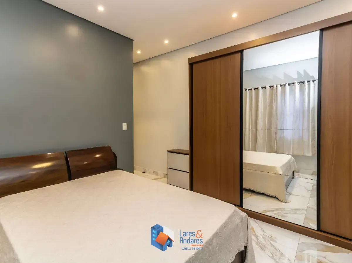 Imagem Casa para venda em Jardim Peri com 3 quartos, sendo 1 suíte, 216m²