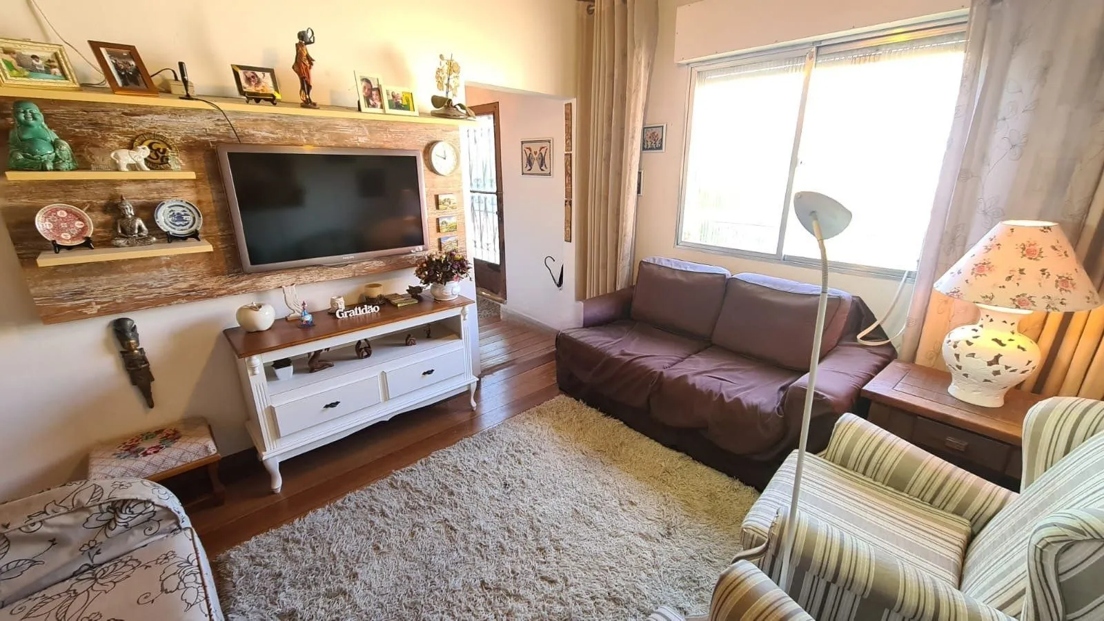 Imagem Casa com 4 dormitórios, 2 vagas e 300m² á venda
