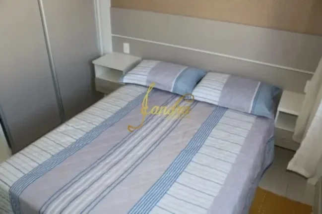 Imagem Apartamento de frente para a praça, com 3 dormitórios e com 2 box