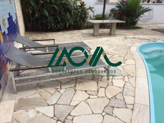 Imagem Casa com Piscina e Localização Privilegiada no Centro de Itapoá, Perto da Prefeitura