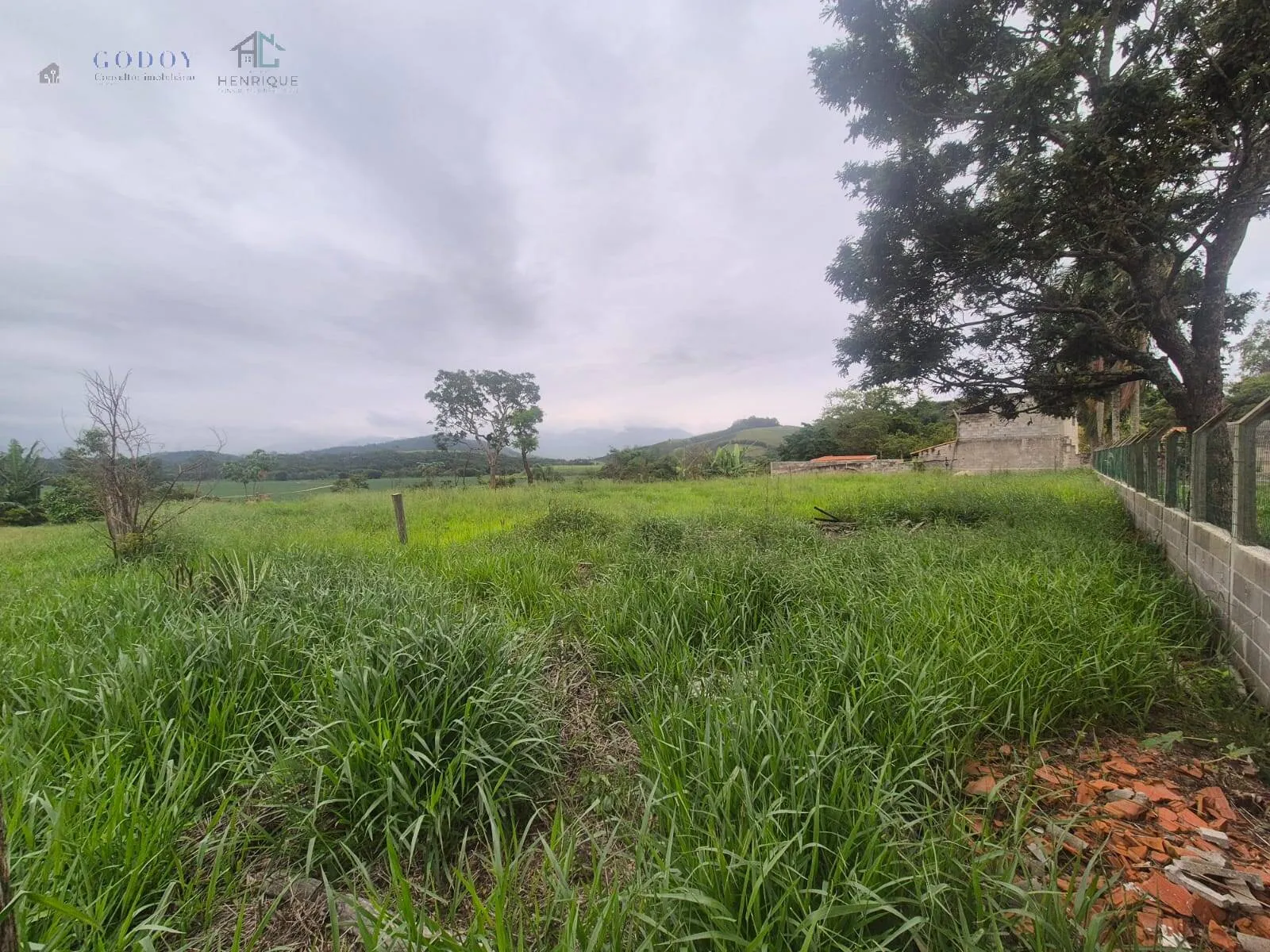 Imagem Terreno Exclusivo de 5.242,97 m² com Vista para a Serra: O Cenário Perfeito