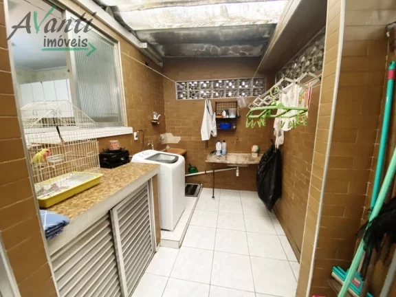 Imagem Sobrado com 3 Quartos e 2 Vagas à venda, no bairro Encruzilhada em Santos - SP