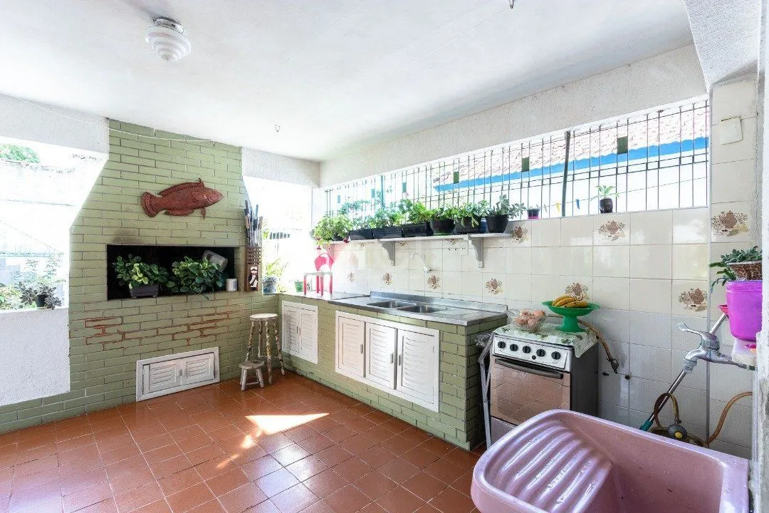 Imagem Casa para Venda - 280m², 3 dormitórios, sendo 1 suites, 2 vagas - Nonoai