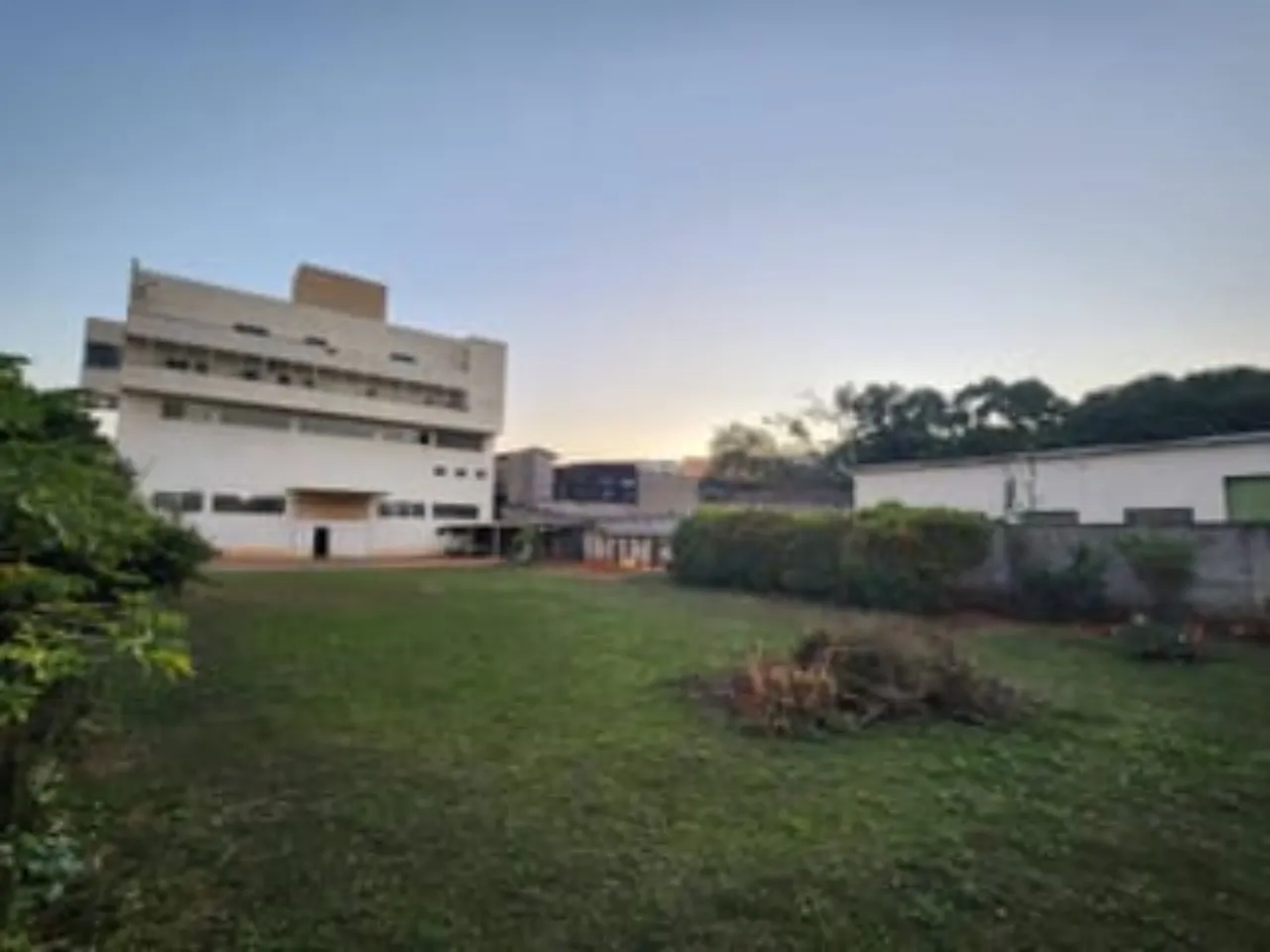 Imagem Galpão Comercial de Alto Padrão na Vila Nova Sorocaba: 5 Salas, 5 Banheiros, 10 Vagas de Garagem, 1.327m². Venda ou Locação!