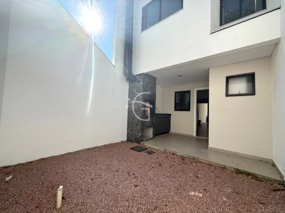 Imagem Casa Geminada à venda no Bairro Santo Antônio, por 650 mil
