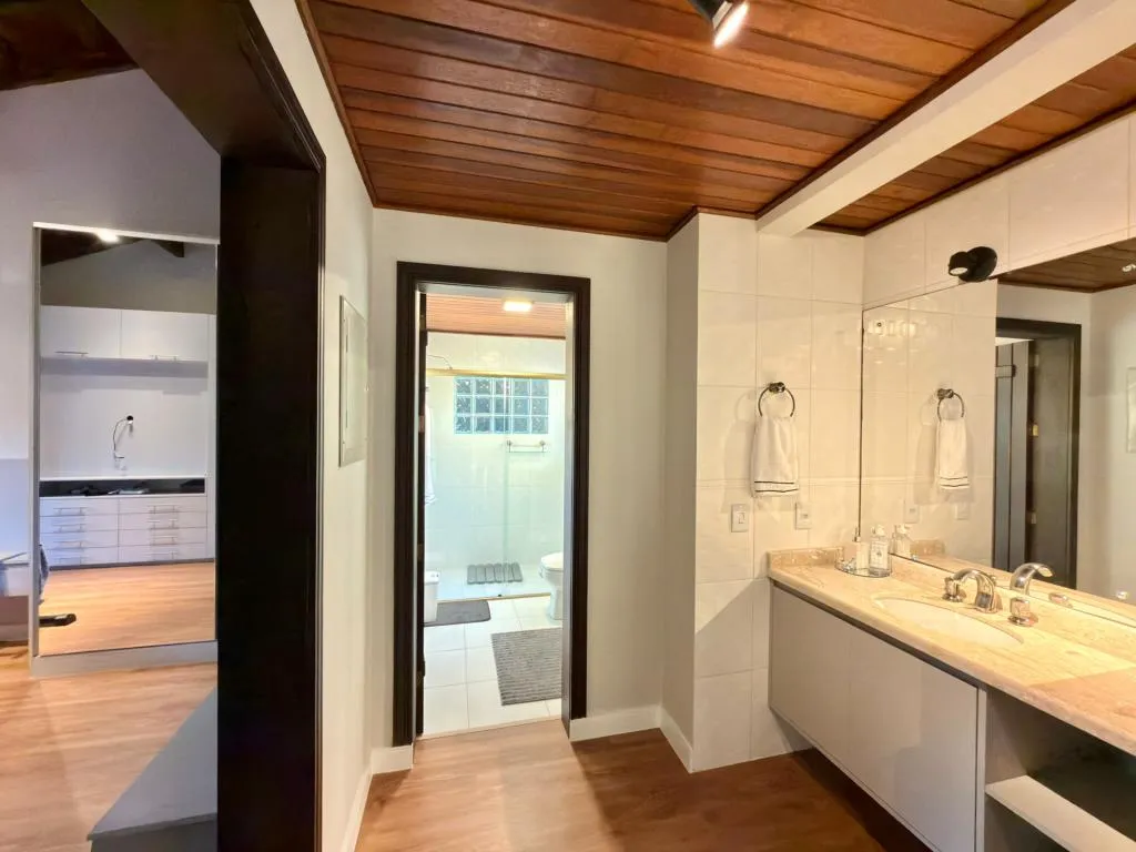 Imagem Casa em Condominio 3 Dormitórios - Bairro --