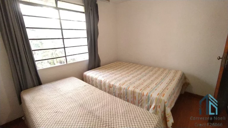 Imagem Casa a venda Semi mobiliada, 05 quartos, em ótima localização, no Bacacheri em Curitiba PR