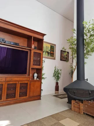 Imagem Casa / Condomínio Gênesis 1/ Alphaville