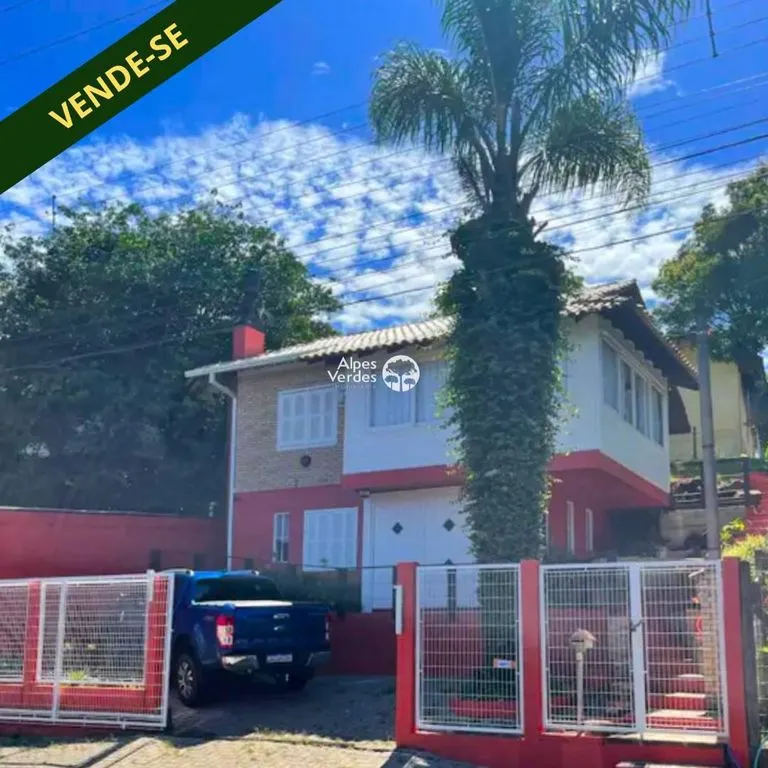 Foto do imóvel VENDE-SE CASA COM 03 QUARTOS NA CIDADE DE GRAMADO, A 05 MINUTOS DO CENTRO.