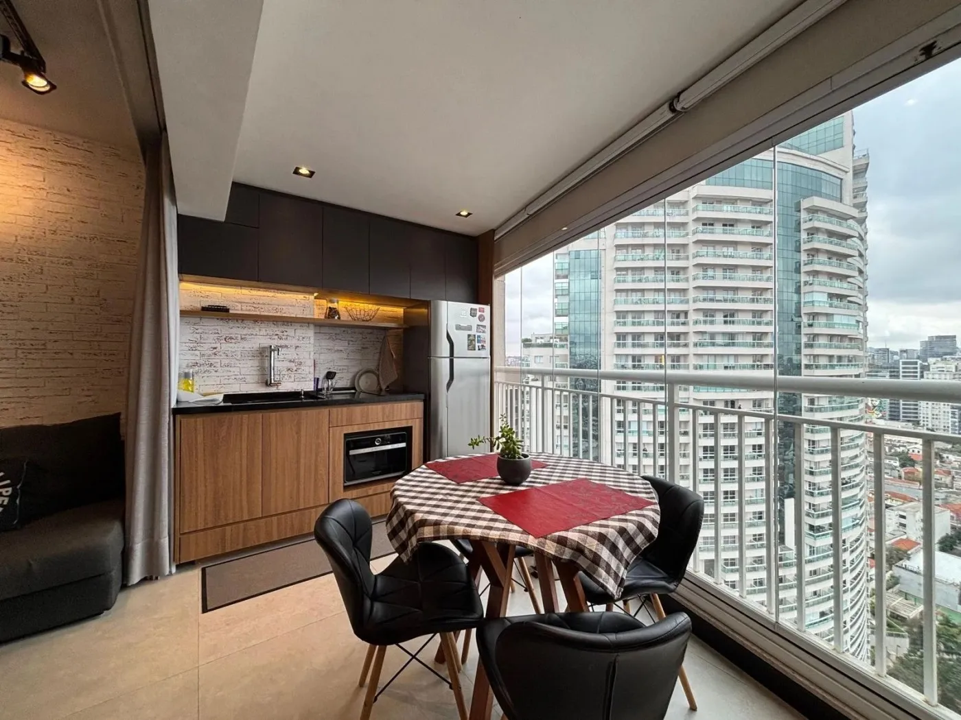 Imagem Apartamento para Venda em São Paulo, Pinheiros, 1 dormitório, 2 banheiros, 1 vaga