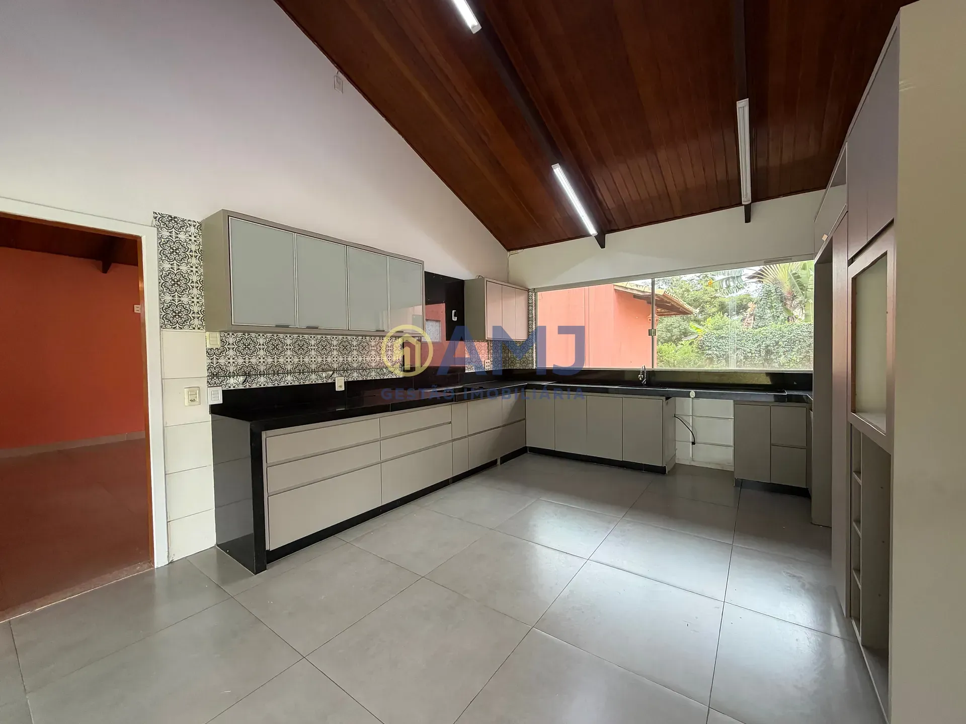 Imagem Casa de Alto Padrão para Aluguel no Condomínio Alto da Boa Vista - Senador Canedo