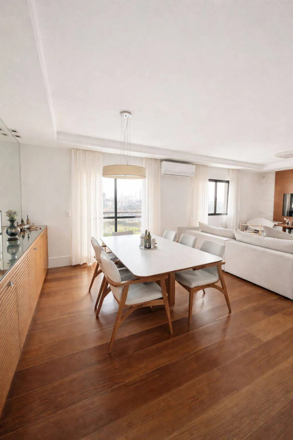 Imagem Apartamento Indianópolis - 117M², 3 Dorms, 3 Suítes, 4 Vagas, Armários.
