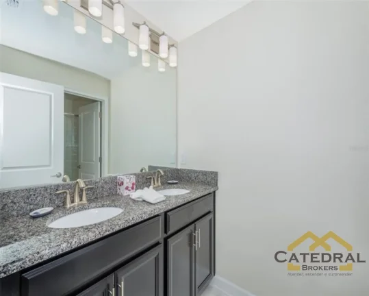 Imagem Casa com piscina totalmente mobiliada por US$550.000,00 (Dólar Americano) em Kissimmee - Flórida/EUA