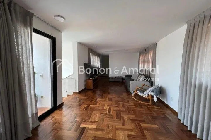 Imagem Casa de Condomínio com 500 m² e 4 quartos