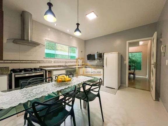Imagem Casa com 4 dormitórios à venda, 192 m² por R$ 1.295.000 - Pimenteiras - Teresópolis/RJ