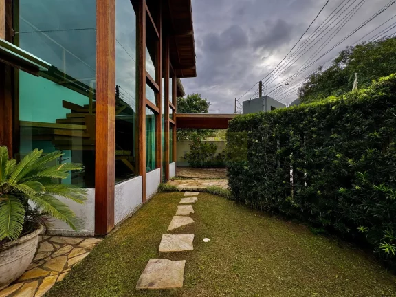 Imagem GRANDIOSA CASA SOFISTICADA E ELEGANTE C/ 3 DORMITORIOS E 4 BANHEIROS VENDA OU LOCAÇÃO