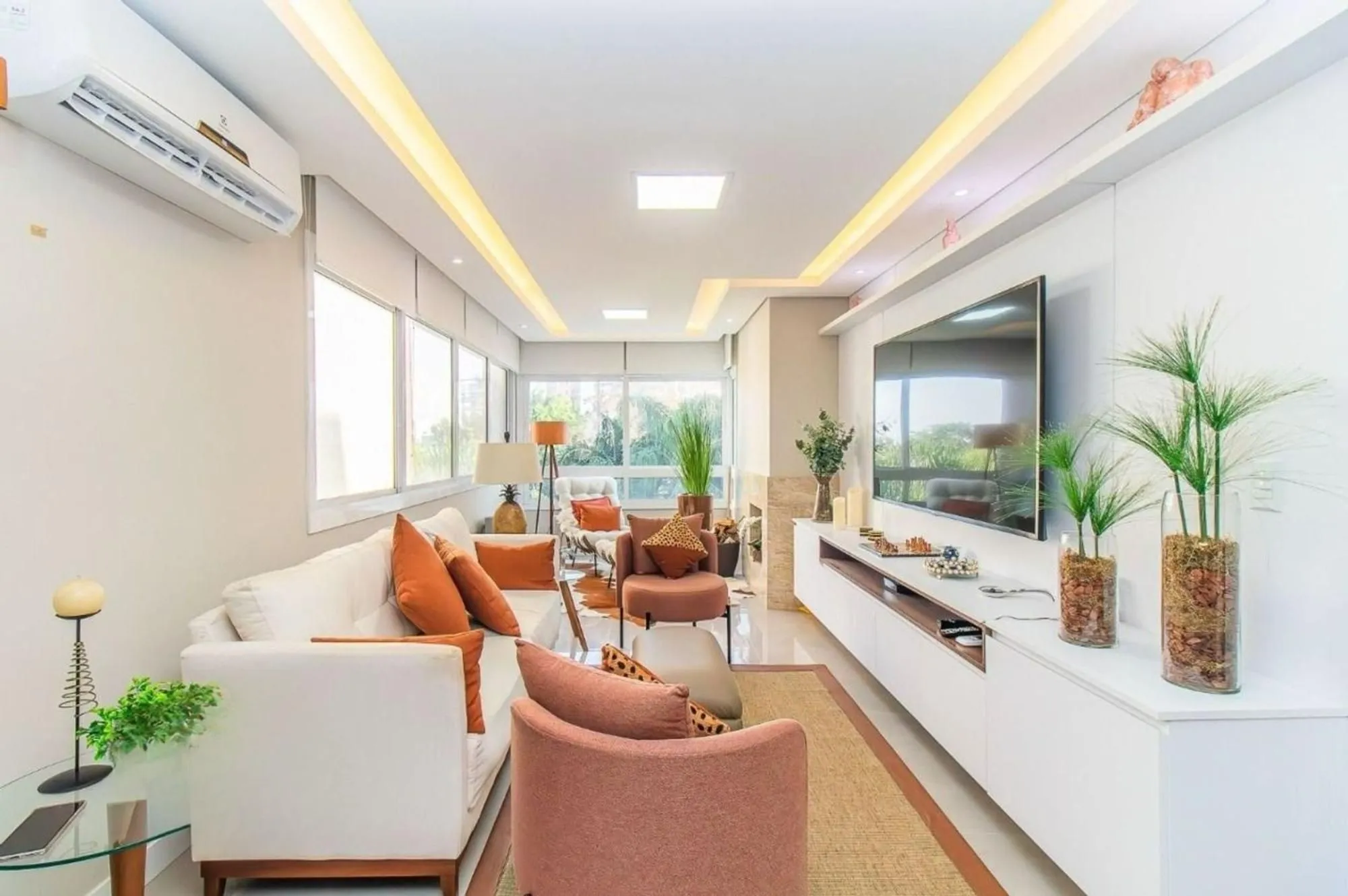 Imagem Apartamento com 83m² e 2 dormitórios, 2 suítes, 3 vagas no bairro Petrópolis