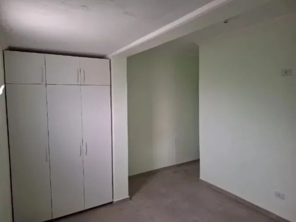 Imagem Sobrado à Venda em Mauá-SP, Parque São Vicente: 3 Quartos, 3 Suítes, 4 Banheiros, 2 Vagas, 145m² de Área