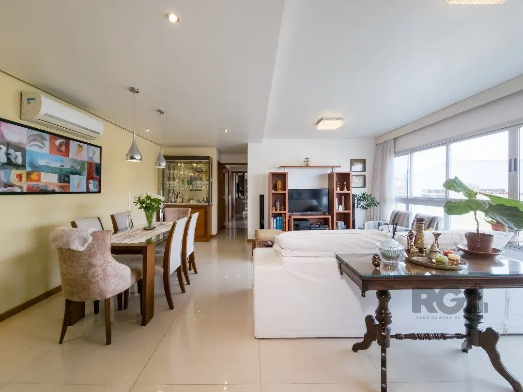 Imagem Apartamento com 3 quartos, suite, 3 vagas, condomínio com infra - Bairro Tristeza