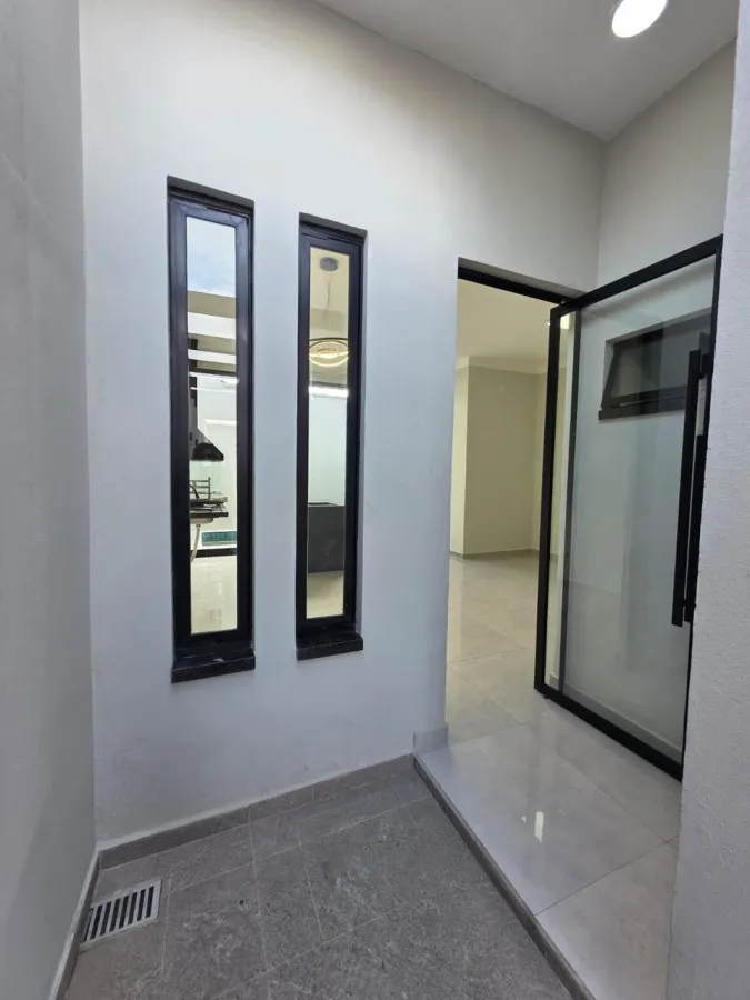 Imagem Casa para Venda em Mongaguá, Jardim Praia Grande, 2 dormitórios, 1 suíte, 1 banheiro, 2 vagas