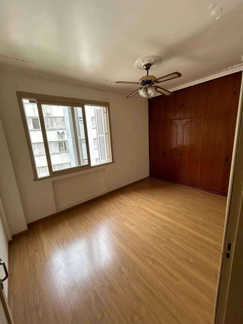 Imagem Apartamento com 03 quartos e 02 banheiros no Centro Histórico de Porto Alegre
