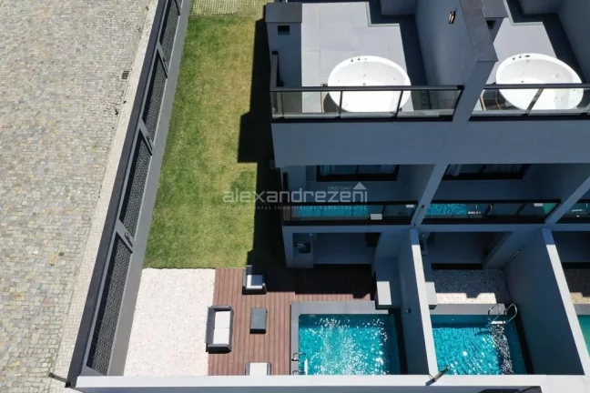 Imagem Triplex 3 Suítes Piscina e Jardim