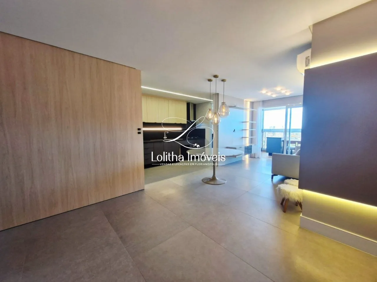 Imagem APARTAMENTO DE LUXO COM 3 SUÍTES, SEMI MOBILIADO À VENDA NO KOBRASOL - SÃO JOSÉ/SC.