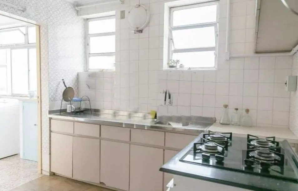 Imagem APARTAMENTO 3 DORMITÓRIOS COM GARAGEM NO BAIRRO FARROUPILHA EM PORTO ALEGRE