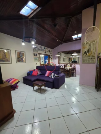 Imagem LINDO SITIO COM 1832 M² COM 2 CASAS PISCINA LINDO GRAMADO ARVORES FRUTIFERAS POÇO ARTESIANNO AREA GORMET PERTO DE TUDO
