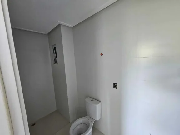Imagem Apartamento com 2 dormitórios sendo 1 suíte e 1 vaga de garagem em Balneário Camboriú/SC