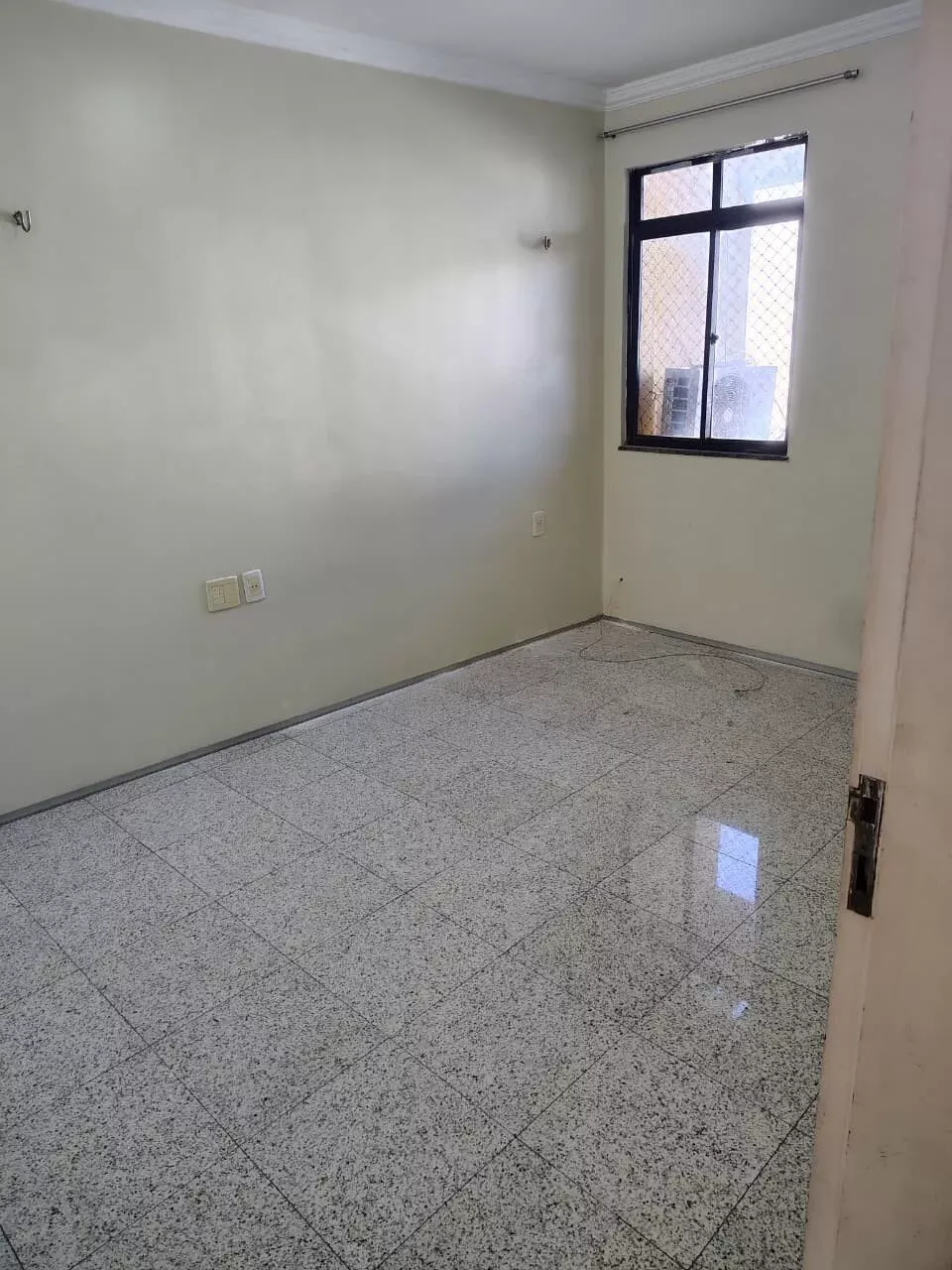 Imagem ALUGUE JÁ APARTAMENTO C/ ACABAMENTO DE 1° Com 2 quartos, Centro Próx. Santa Casa