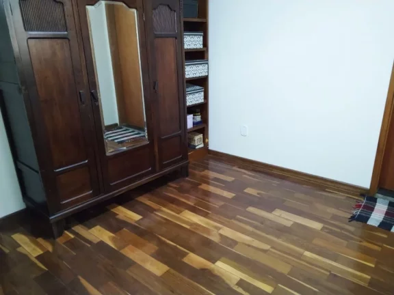 Imagem Venda, ótima casa com 4 dormitórios sendo 1 suíte, jd. Estoril