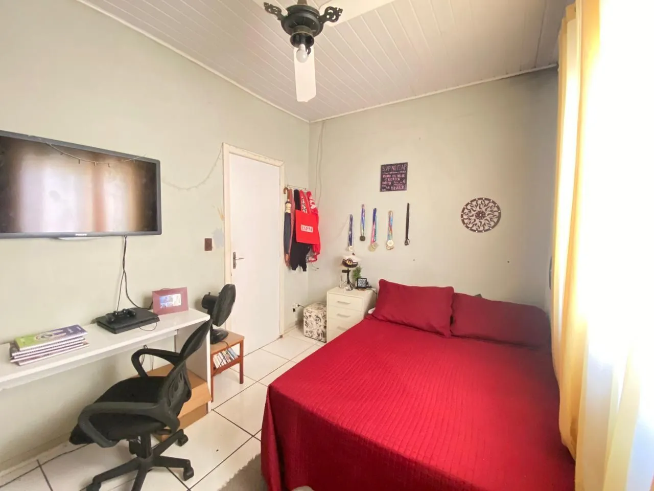 Imagem Casa 4 dormitórios I vaga 8 carros I Bairro Camaquã