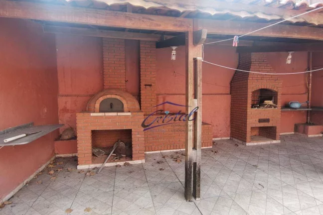 Imagem Casa Térrea de 240m² com 2 dormitórios 2 banheiros 2 vagas de garagem ótimo para construtores