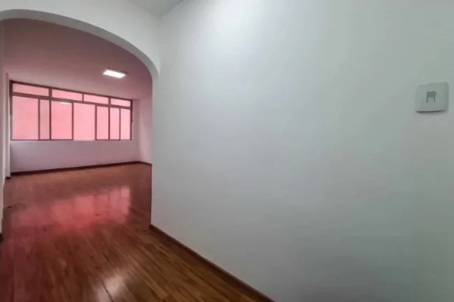 Imagem Apto de 128m² na Vila Mariana com 2 vagas demarcadas perto das Estações Paraíso e Ana Rosa do Metrô!