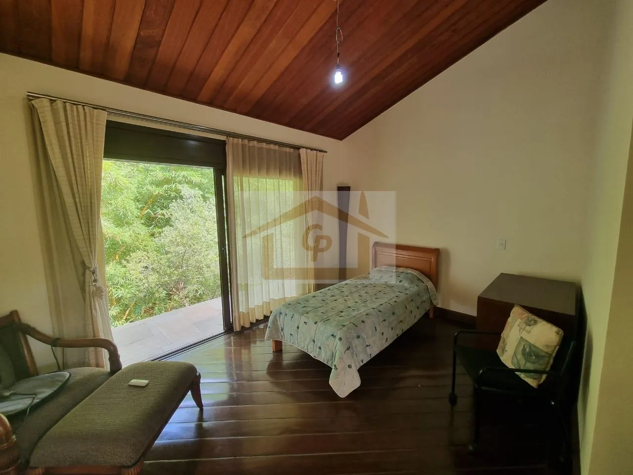 Imagem Conforto, segurança e natureza!!! Casa com 3 suítes , 4 vagas - *Granja Viana