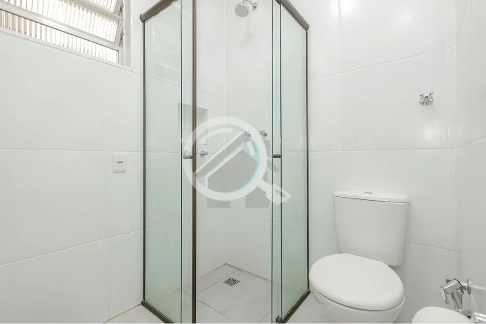 Imagem Excelente apartamento térreo localizado no bairro Menino Deus. Imóvel com 76m² distribuído em 2 ...
