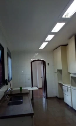 Imagem Apartamento em Moema, São Paulo-SP: 3 quartos, 3 suítes, 5 banheiros, 4 vagas, 238m². Venha conferir!