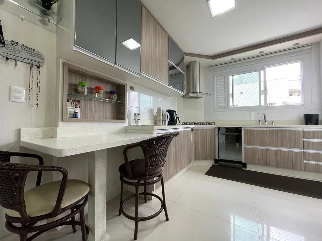 Imagem Apartamento à venda com 248m2 por R$ 6.490.000,00