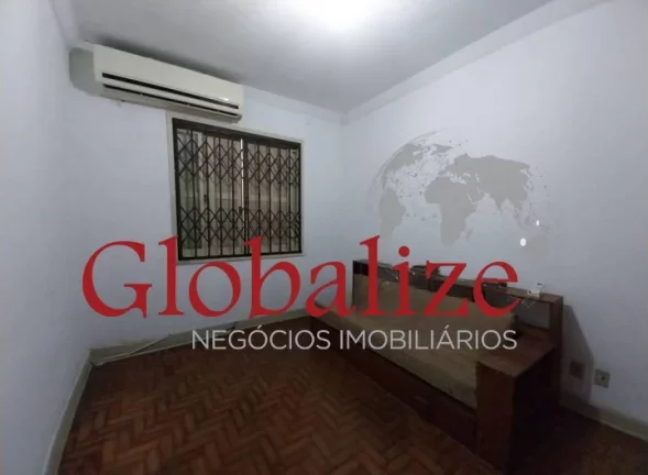 Imagem Apartamento térreo à venda com 128m², 3 quartos, 2 banheiros e 1 vaga por R$639.000,00 no Gonzaga em Santos