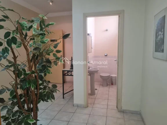 Imagem Casa comercial à venda em Campinas, Jd. Chapadão. Casa com 5 salas todas com banheiros, ampla rece...