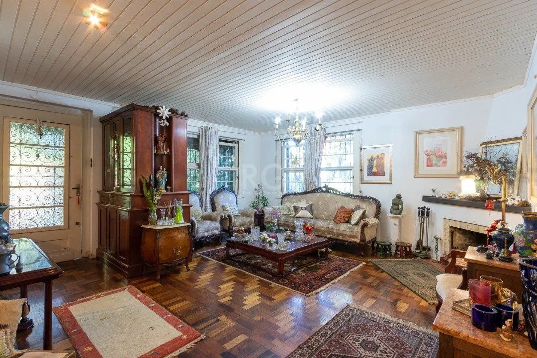 Imagem Casa para Venda - 192m², 4 dormitórios, sendo 3 suites, 4 vagas - Tristeza