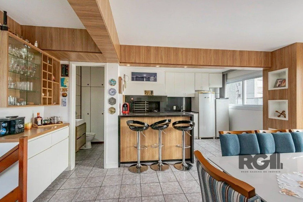 Imagem Cobertura para Venda - 191.89m², 3 dormitórios, sendo 1 suites, 1 vaga - Centro Histórico