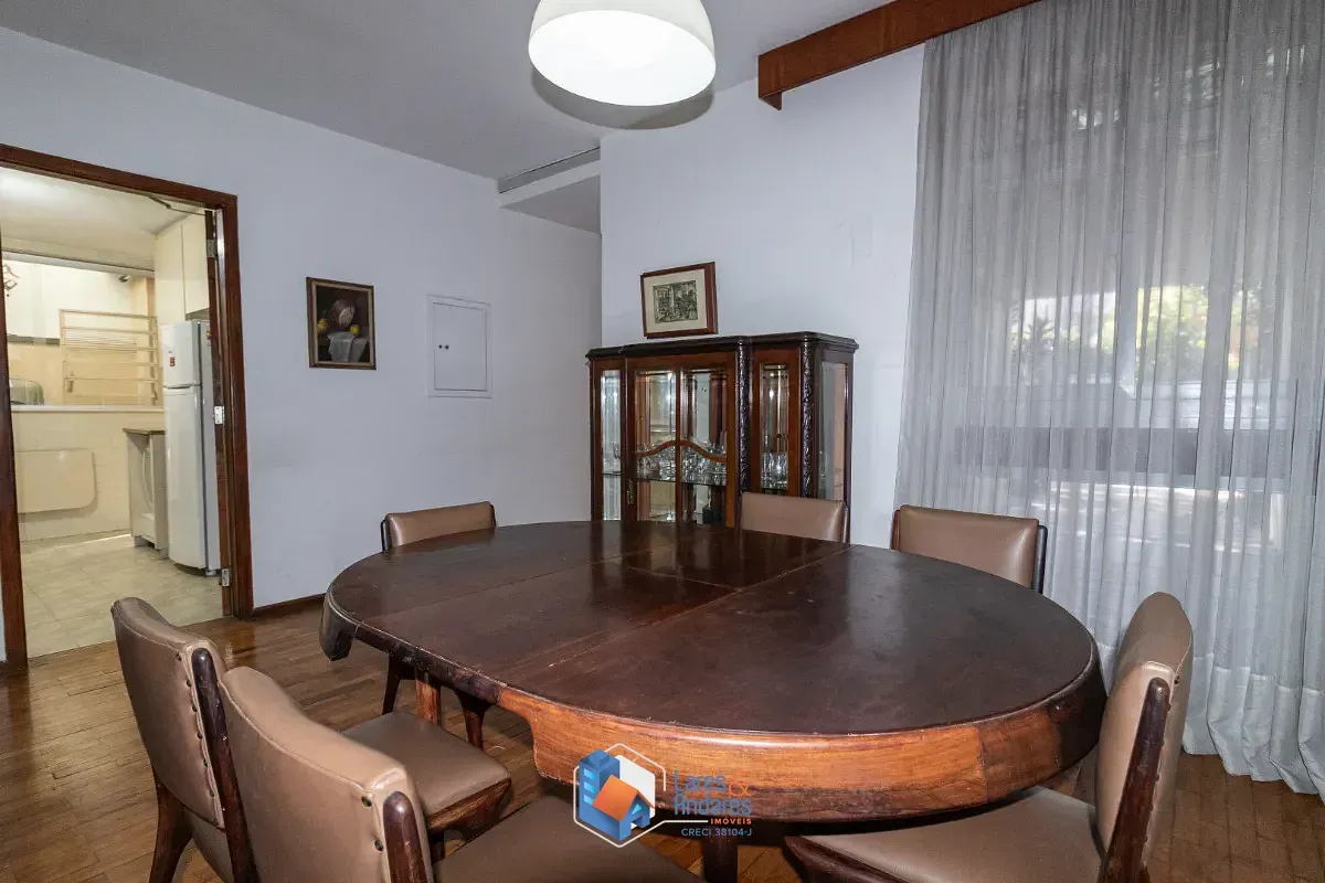 Imagem Sobrado para venda em Moema com 5 quartos, sendo 1 suíte, 209m²