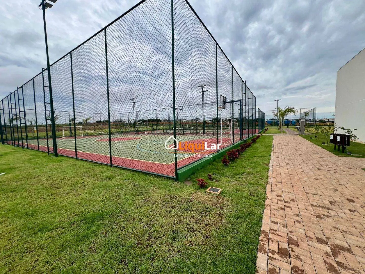 Imagem Terreno à Venda no Terras Alpha com 317 m², Excelente Topografia e Menor Valor do Condomínio