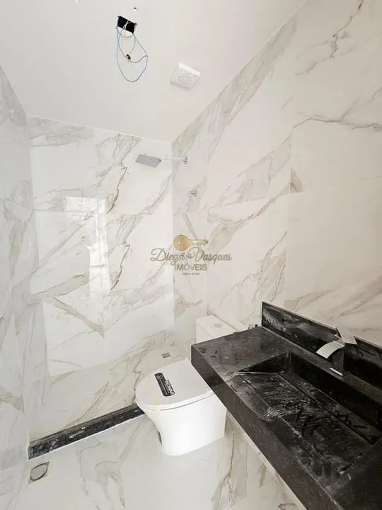 Imagem Casa em Condomínio para Venda em Teresópolis / RJ no bairro Golfe